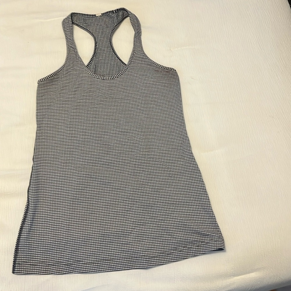 Lululemon workout top